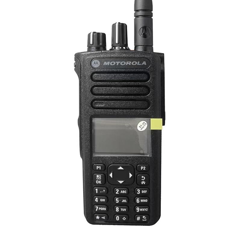 جهاز اتصال لاسلكي بعيد المدى من موتورولا — طراز XIR P8668 (VHF/UHF) — جهاز ووكي توكي مزود بنظام تحديد المواقع العالمي (GPS)
