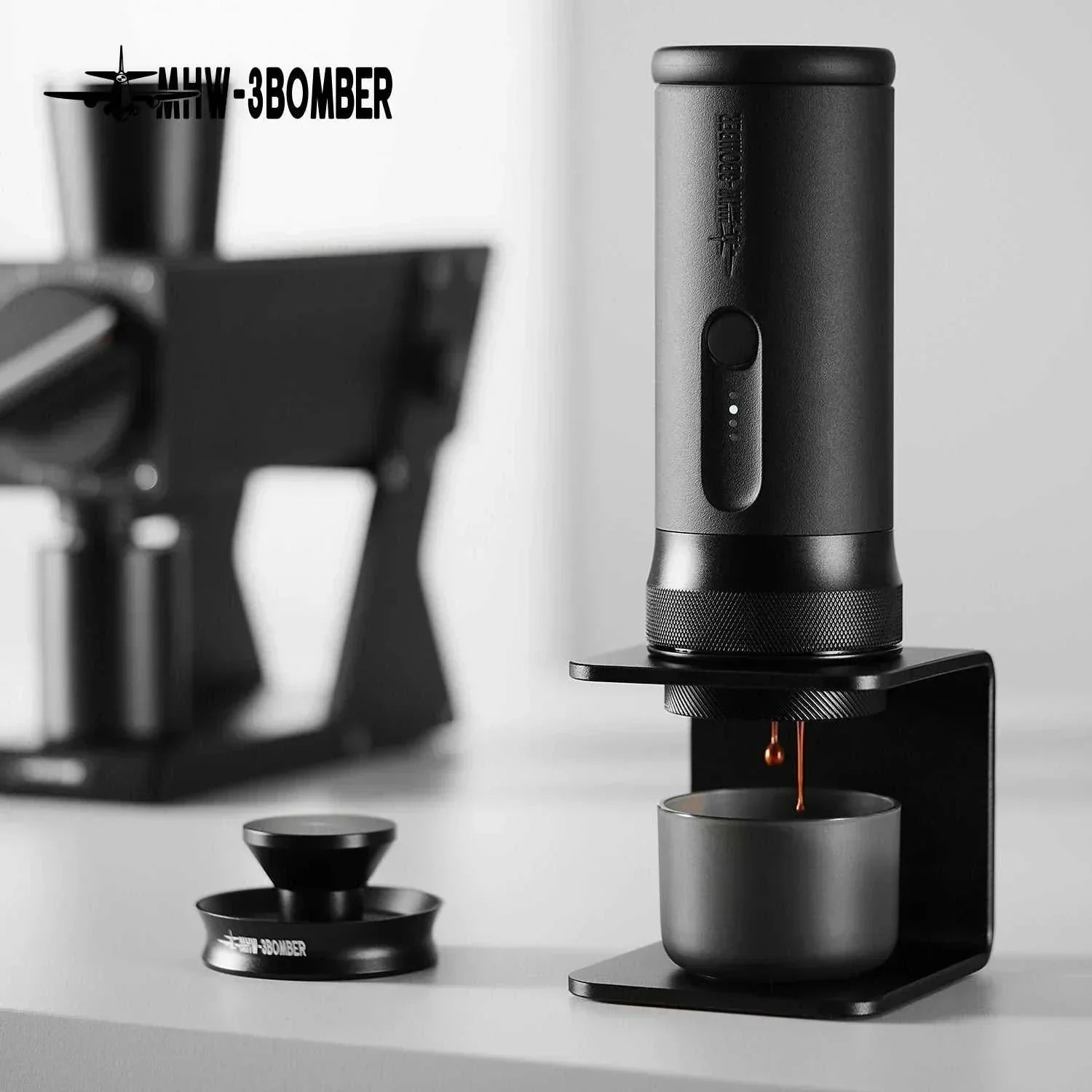 ماكينة Espresso كهربائية محمولة MHW-3BOMBER لون أسود ماكينة Espresso كهربائية محمولة MHW-3BOMBER لون أسود